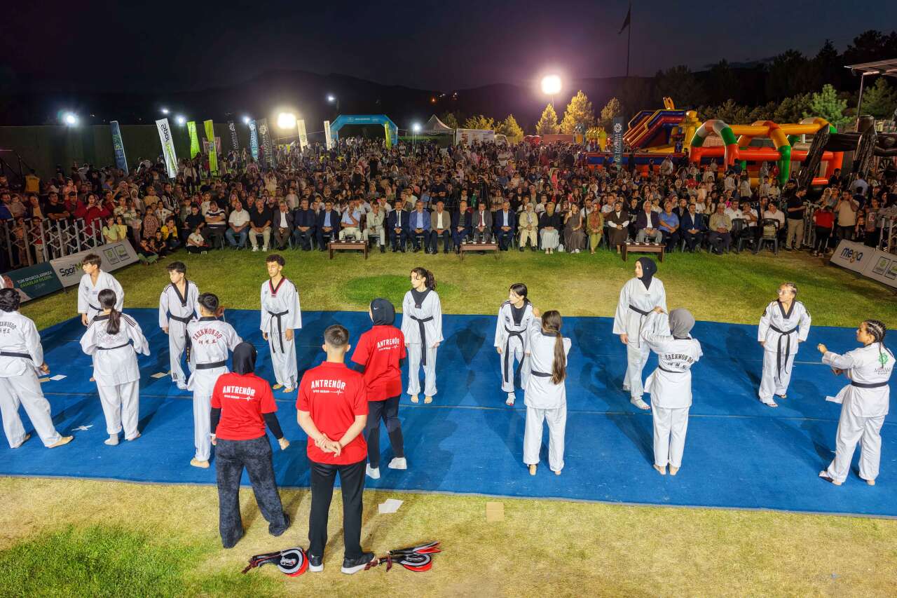 Konya’da 5 bin çocuğun spor maratonu renkli görüntülerle sona erdi 2